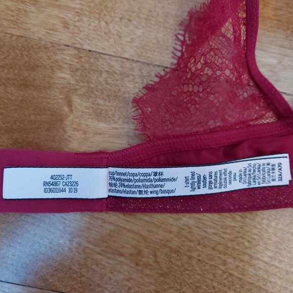 Victoria’s Secret wireless lace bra - Picture 3 of 3